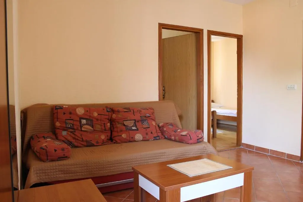 Apartments Isabela Baška 0*,